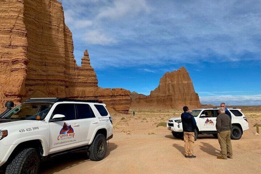Capitol Reef Private Tour in Cathedral Valley and Bentonite Hills