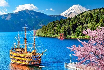 Tokyo Day Tour in Mt. Fuji, Lake Ashi Cruise and Owakudani Cable