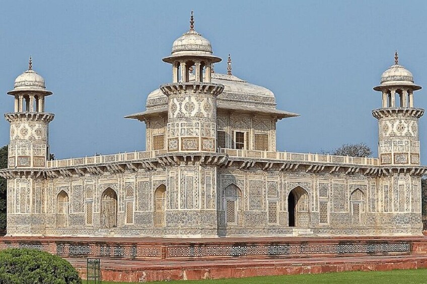 Skip-The-Line Taj Mahal & Others Monuments Tour