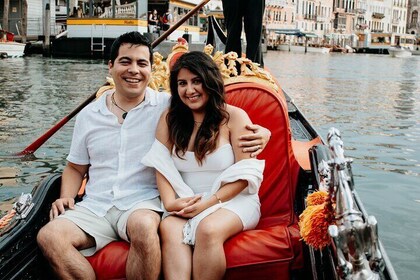 Private Photoshoot Experience in Venice