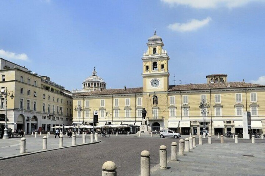 Parma Walking Tour with Audio and Written Guide by a Local