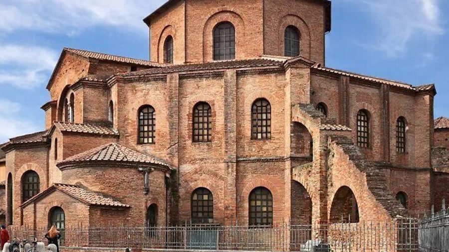 Ravenna Walking Tour with Audio and Written Guide by a Local
