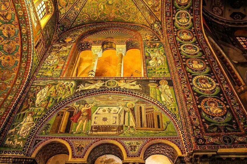 Ravenna Walking Tour with Audio and Written Guide by a Local