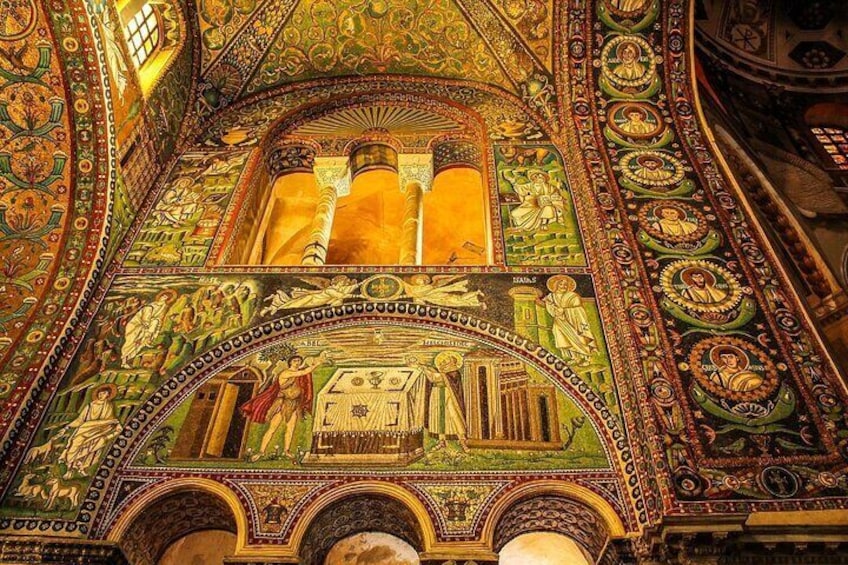 Ravenna Walking Tour with Audio and Written Guide by a Local