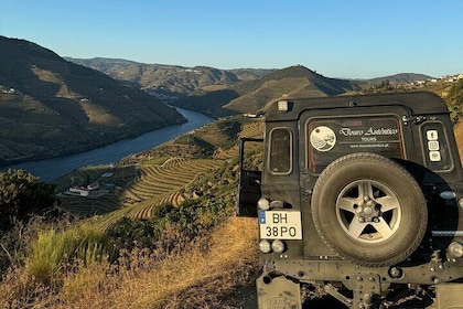 4x4 Adventure in Douro: Wine Tasting, Boat Trip and Lunch