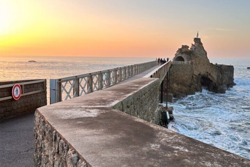Biarritz Scavenger Hunt and Sights Self-Guided Tour