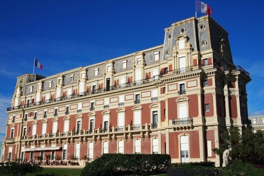 Biarritz Scavenger Hunt and Sights Self-Guided Adventure