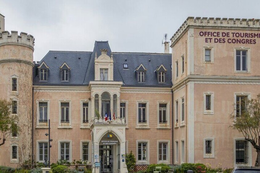 Biarritz Scavenger Hunt and Sights Self-Guided Adventure