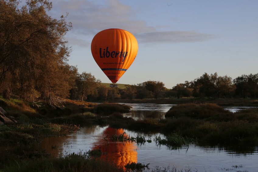 Balloon Flights Avon Valley, INCLUDES  transfer from Perth and BREAKFAST