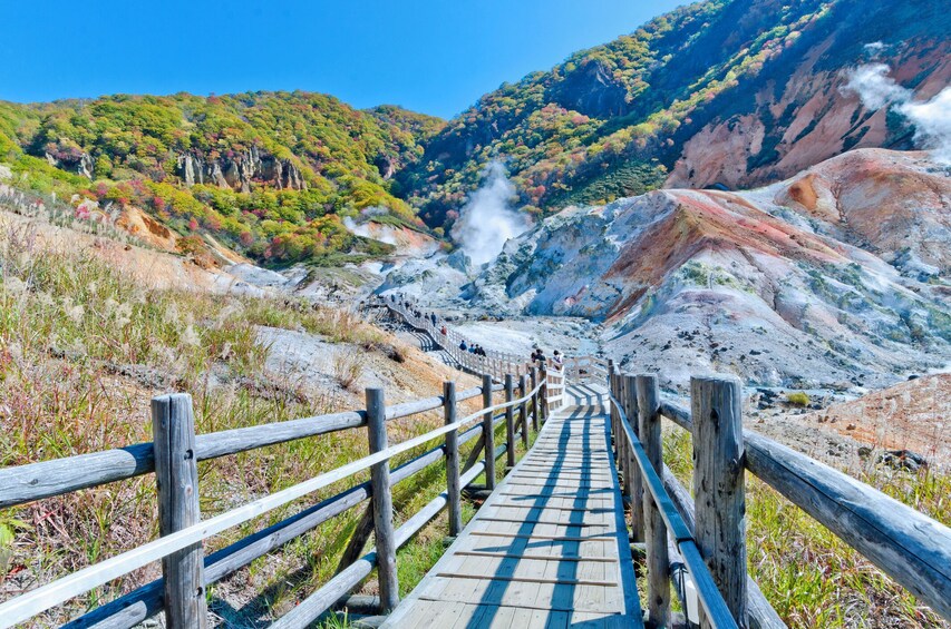 Noboribetsu and Lake Toya: A Day of Relaxation and Scenic Splendor