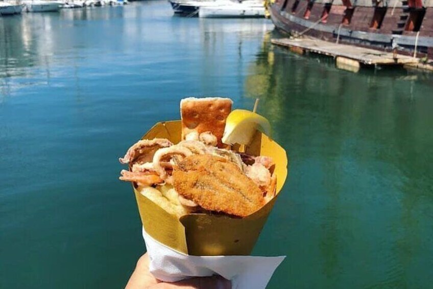 Discover the maritime history of Genoa, with its local street food