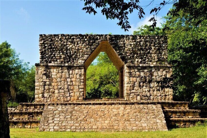 Day Tour : Ek Balam, Cenote, and Valladolid City Tour