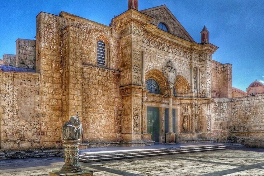 Santo Domingo Historical Guided Tour