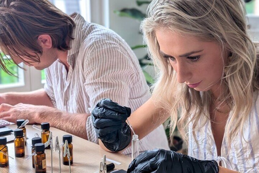 3 Hours Perfume Making Workshop in Amsterdam