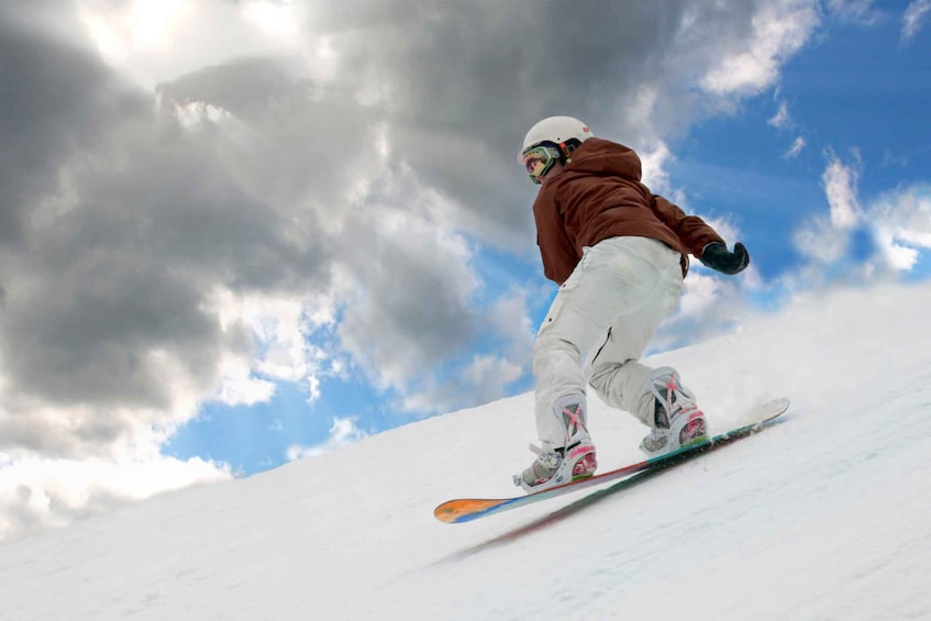 Picture 2 for Activity From Montreal: Skiing or Snowboarding Day Trip