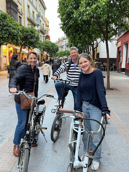 Picture 9 for Activity Sevilla: Panoramic eBike Tour