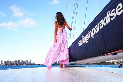 Gold Coast: Private Catamaran & Island Lunch