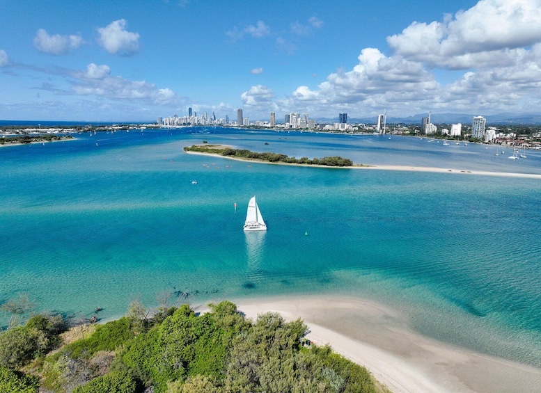 Gold Coast: Private Catamaran & Island Lunch