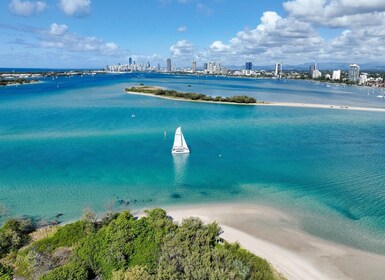 Gold Coast: Private Catamaran & Island Lunch