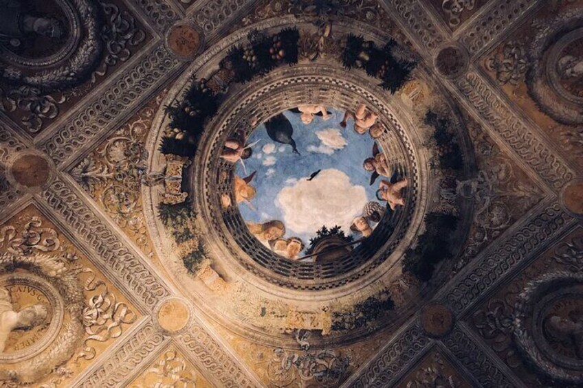 Mantova Walking Tour with Audio and Written Guide by a Local