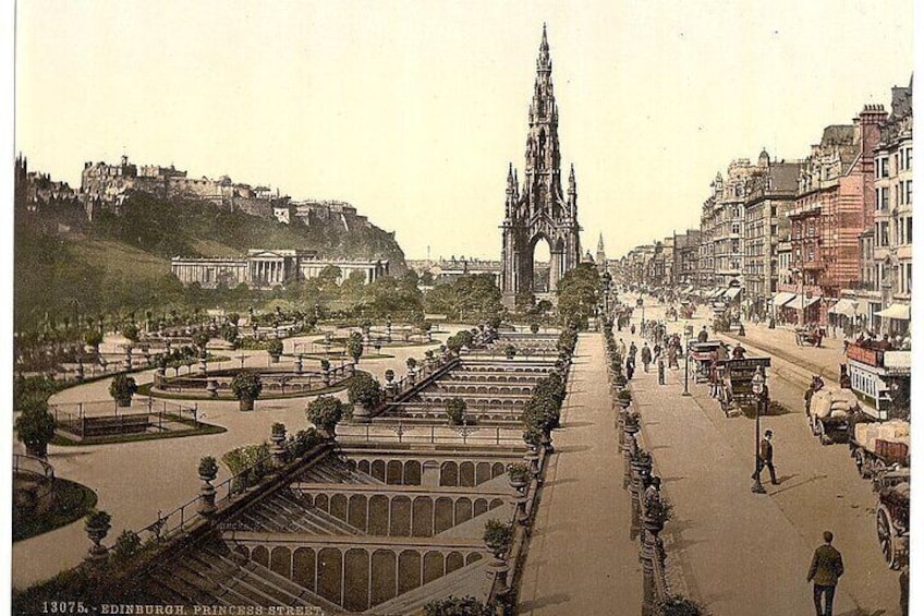 Edinburgh Self Guided City Walking Tour with Audio Guide