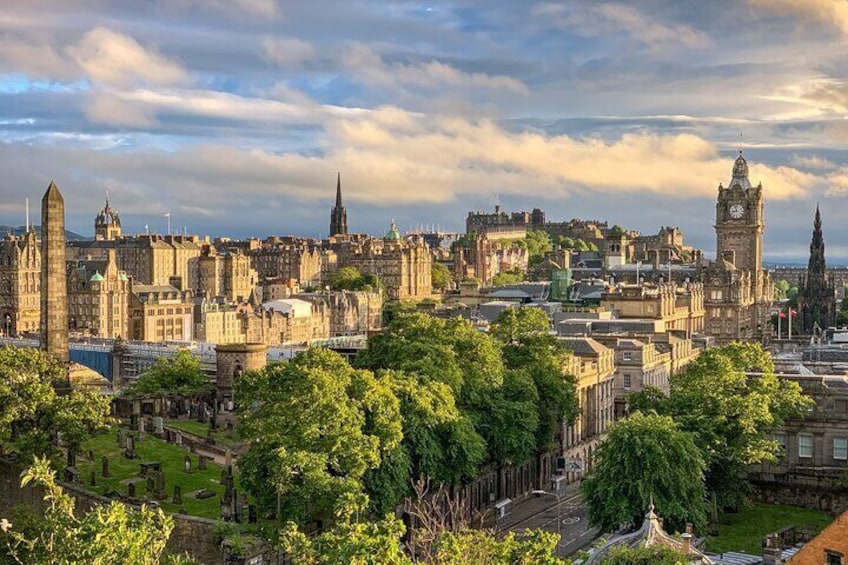 Edinburgh Self Guided City Walking Tour with Audio Guide