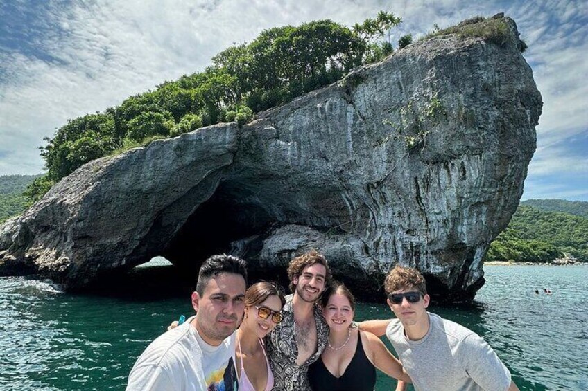 Visit the National Park “Los Arcos de Mismaloya”