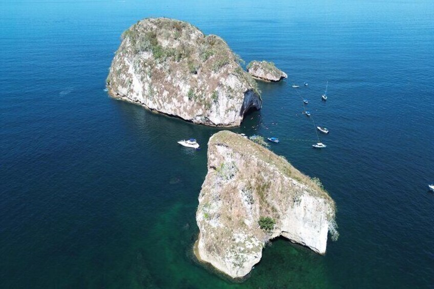 Visit the National Park “Los Arcos de Mismaloya”