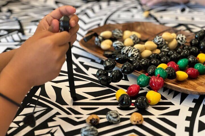 Hawaii Kukui Nut Bracelet Making Experience with Guide