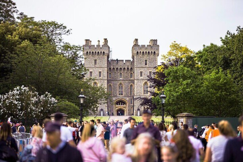 Private tour in Windsor, Stonehenge and Bath Day Trip from London