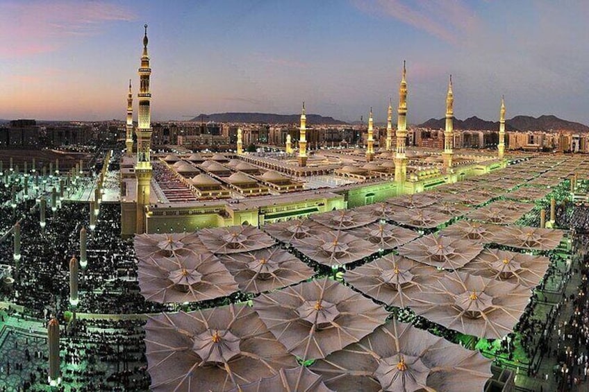 Explore the Holy Sites of Madinah Private Tour