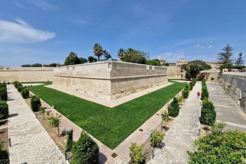 Mdina and Rabat Insider's Tour Including Grotto and Catacombs 