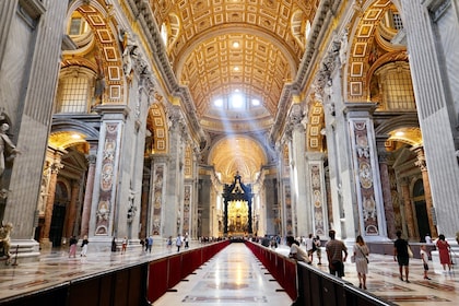 Tur Pribadi atau Bersama ke Basilika Santo Petrus, Alun-Alun, & Gua