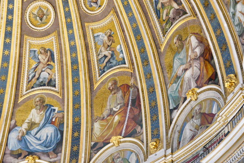 In-depth Private or Shared Guided Tour of St. Peter's Basilica & Square