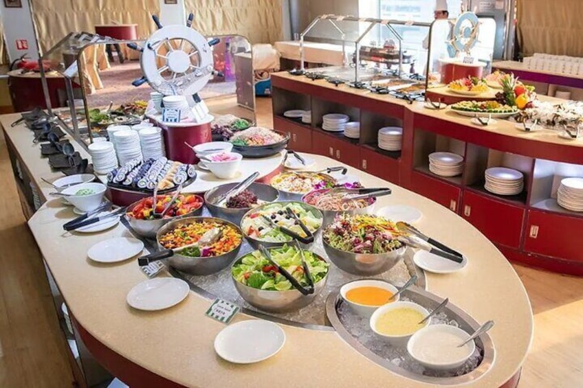 Pearl of Orient buffet cruise