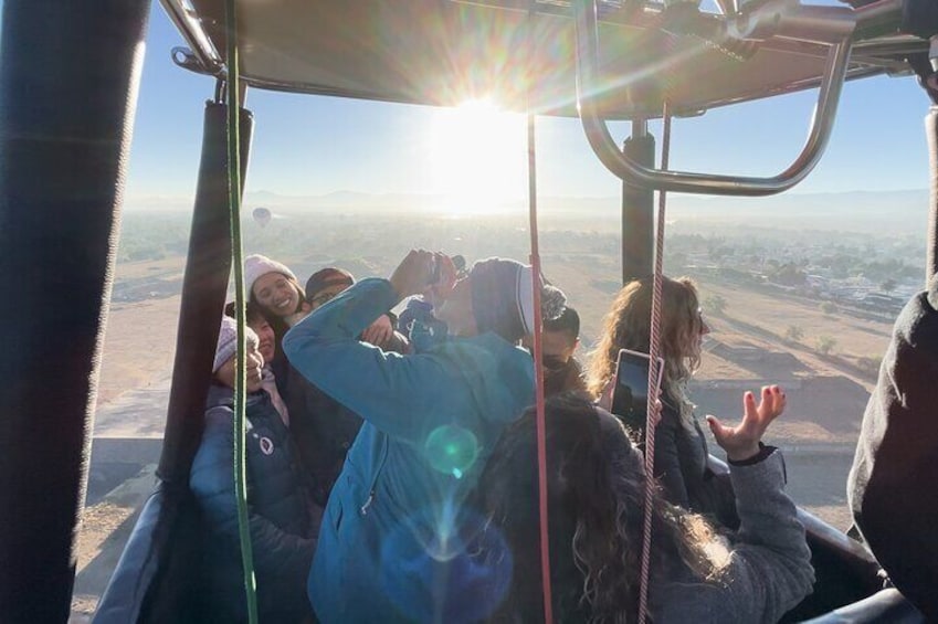 Hot Air Balloon Ride Over Teotihuacán Pyramids from Mexico City