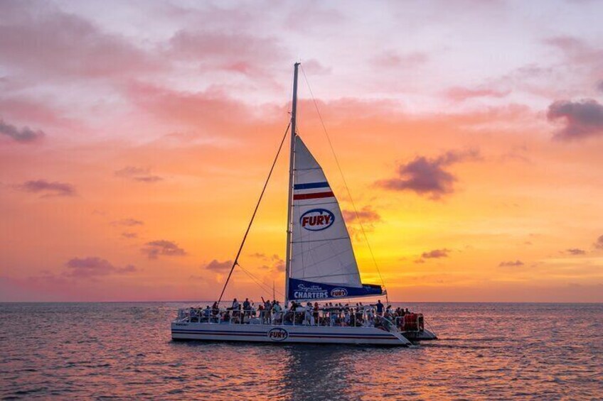 Nights of Lights Viewing with Drinks and Live Music Sunset Sail