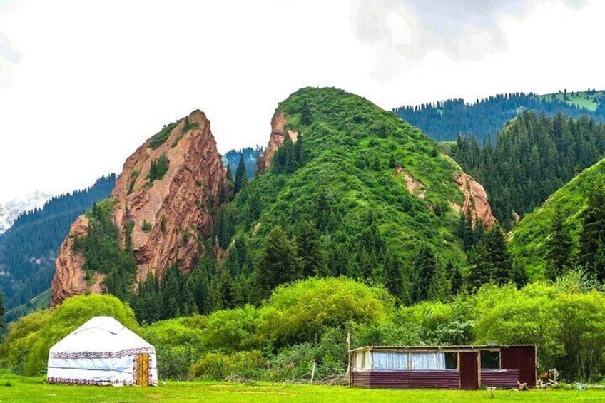 3 Day Issyk Kul Lake Experience with Yurt Stay and Eagle Show