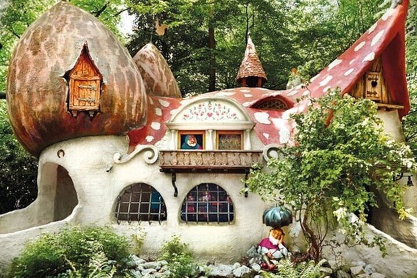 Fairytale Forest: Discover the classic fairy tales beautifully portrayed in the famous Fairytale Forest.