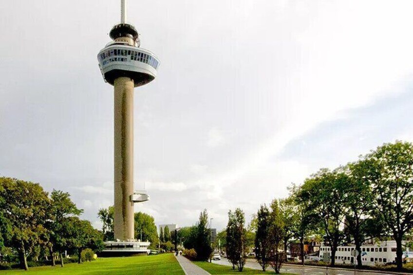 The Euromast was built as a lookout tower and restaurant for the 1960 Floriade, a world flower exhibition that is held every ten years. The first edition was in Het Park in Rotterdam. The Floriade and