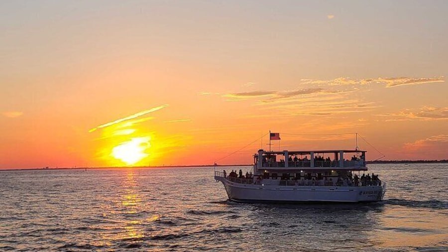 Sunset Dolphin Cruise in Destin