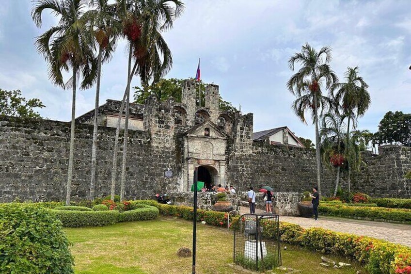 Fort San Pedro: Explore the oldest Spanish fort in the Philippines, offering a glimpse into Cebu's colonial history.