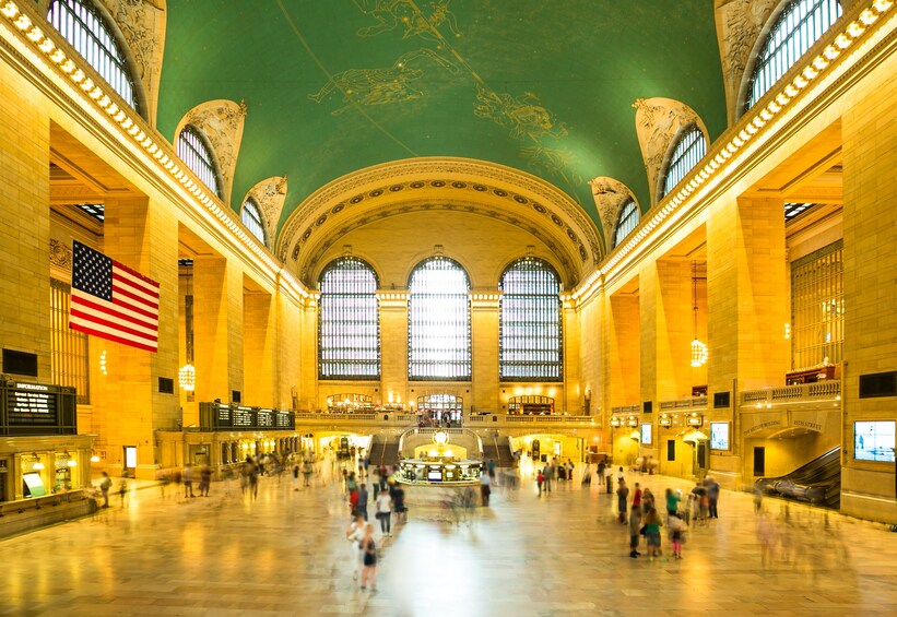 Midtown Manhattan Guided Tour with One Vanderbilt SUMMIT Admission