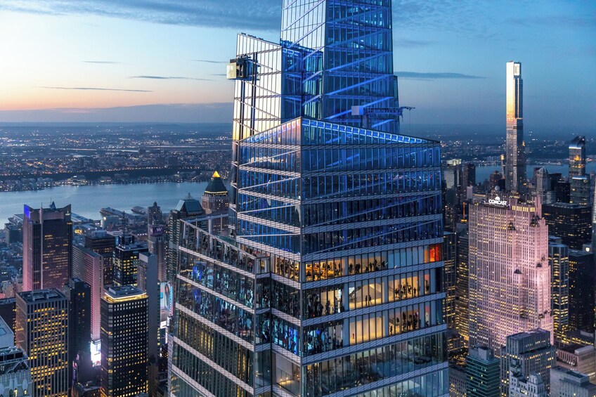 Midtown Manhattan Guided Tour with One Vanderbilt SUMMIT Admission