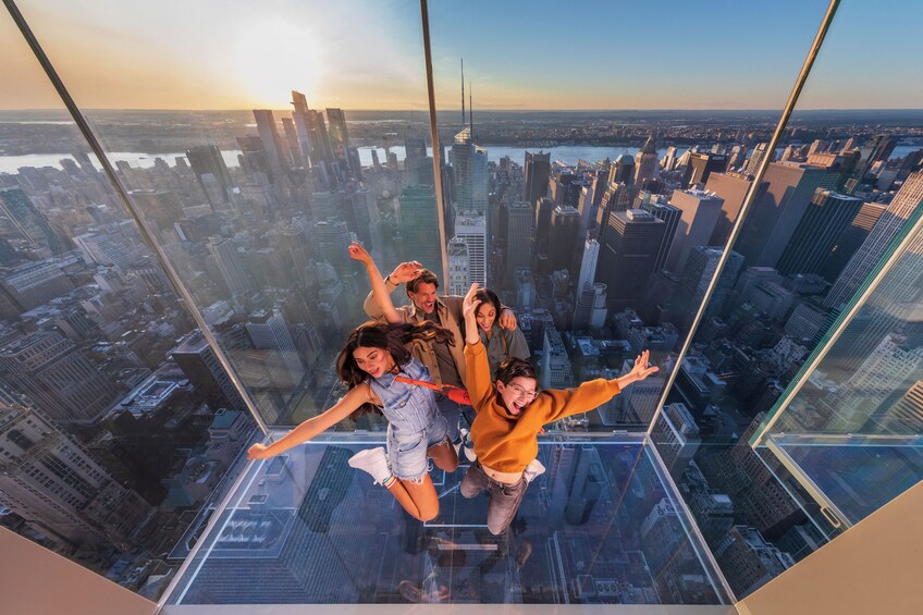 Midtown Manhattan Guided Tour with One Vanderbilt SUMMIT Admission