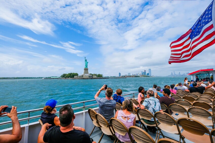 New York City: Statue of Liberty & Ellis Island Fully Guided Tour