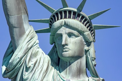 New York City: Statue of Liberty & Ellis Island Fully Guided Tour