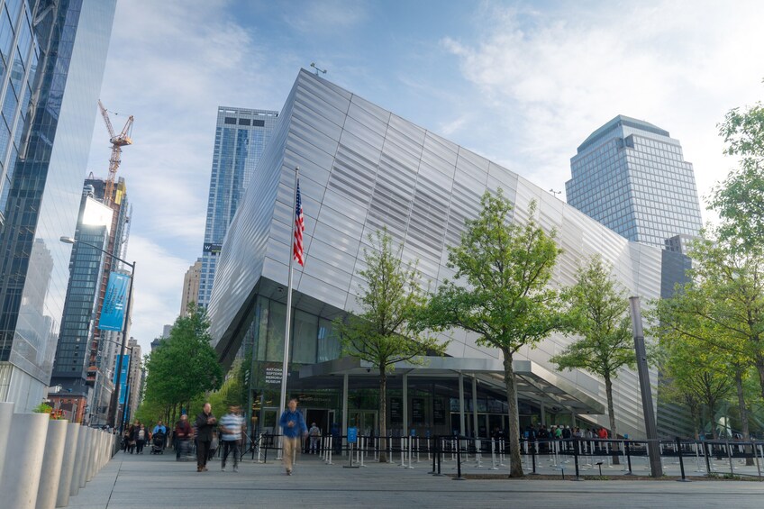 New York City: 9/11 Memorial & Ground Zero Tour with Museum Admission