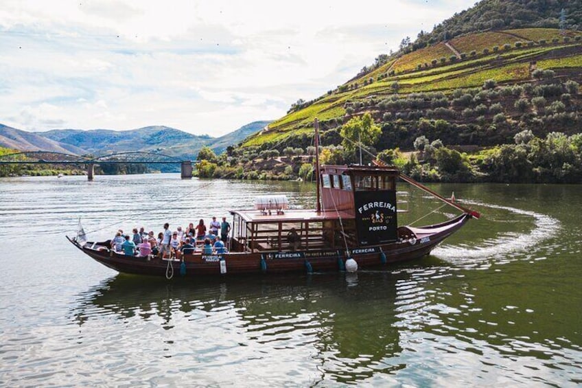 Douro Valley: 2h Rabelo Boat Tour with Wine Tasting & Audio Guide