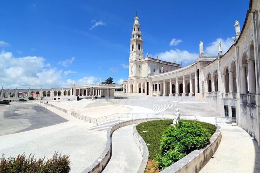 Fatima y Coimbra Private Tour with private guide and driver